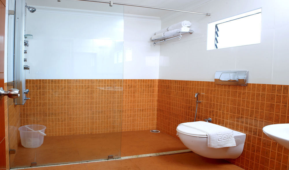 Hotel Aiswarya Kochi Exteriér fotografie
