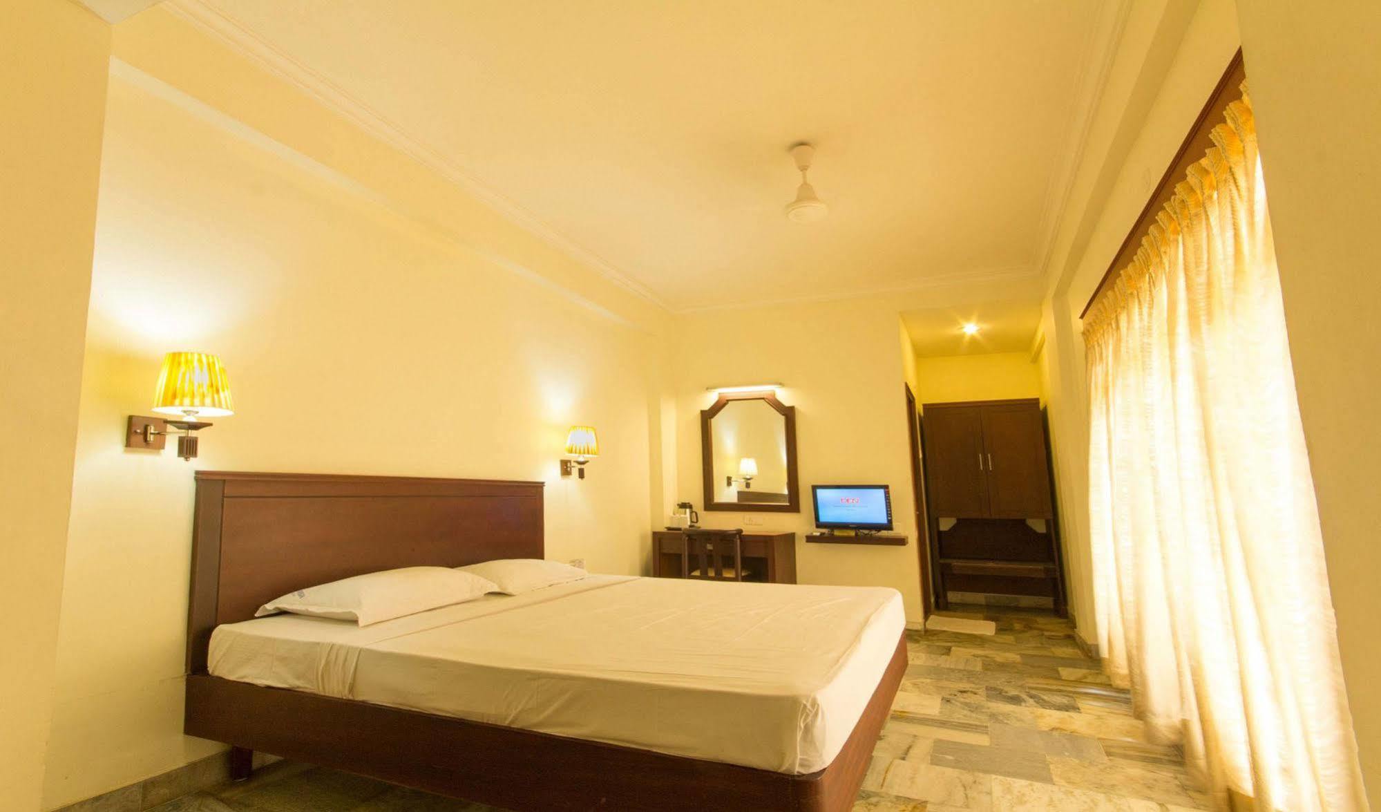 Hotel Aiswarya Kochi Exteriér fotografie