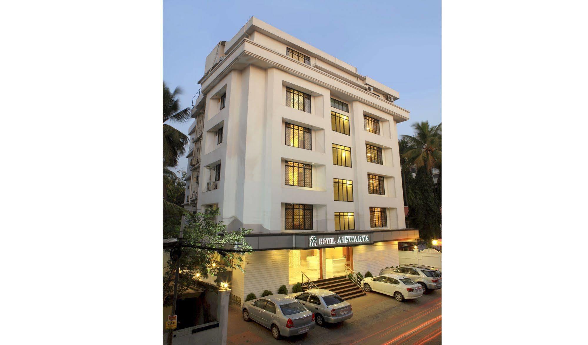 Hotel Aiswarya Kochi Exteriér fotografie
