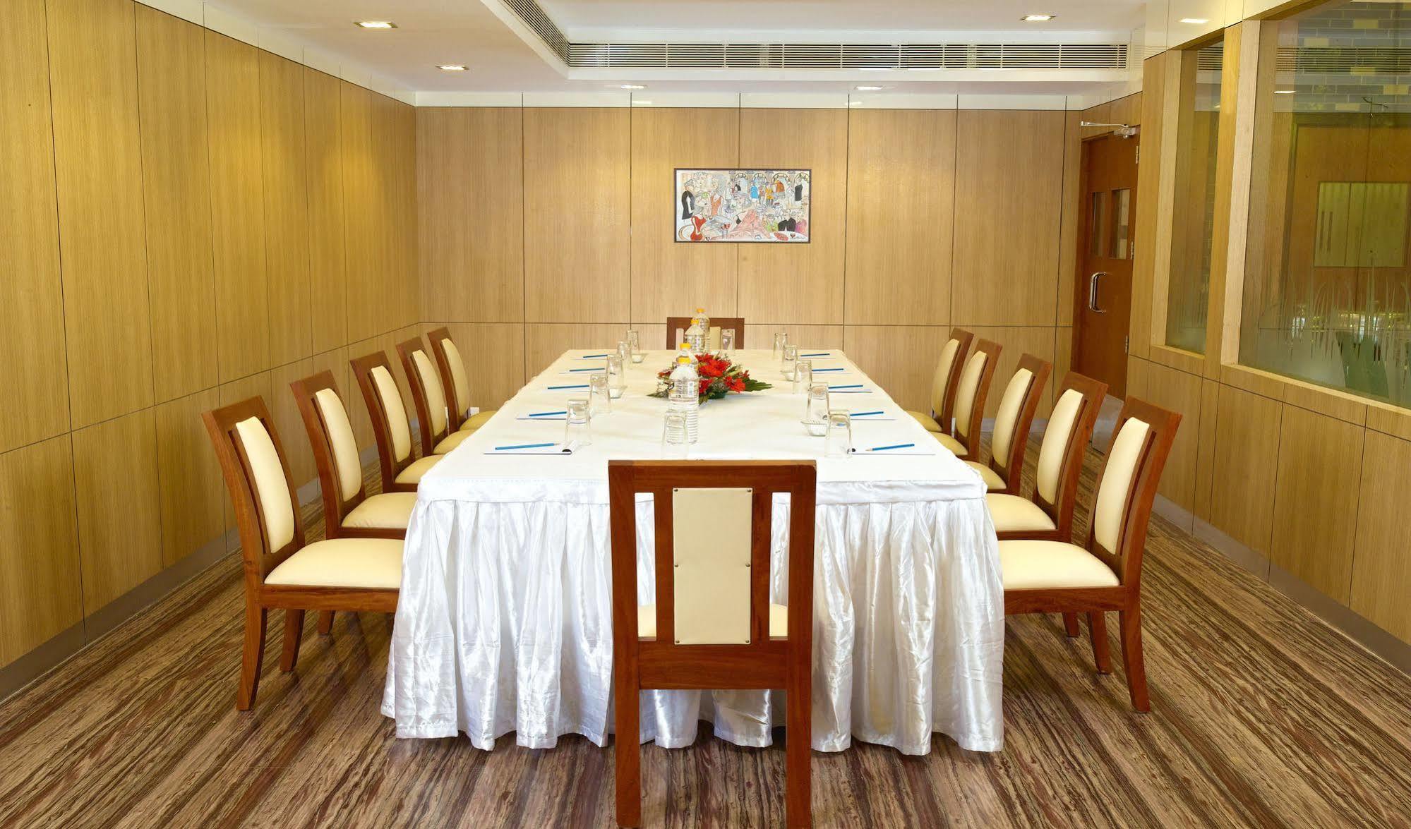 Hotel Aiswarya Kochi Exteriér fotografie